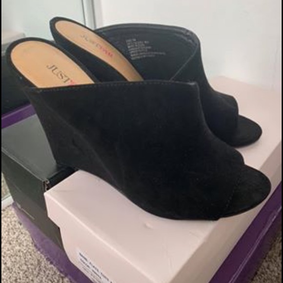 Black wedge heel - Picture 2 of 3